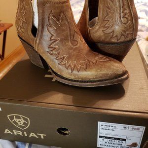 Ariat dixon round toe